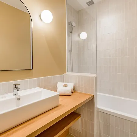 Globe Et Cecil Hotel