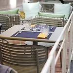 Hotel Globe Et Cecil 4*