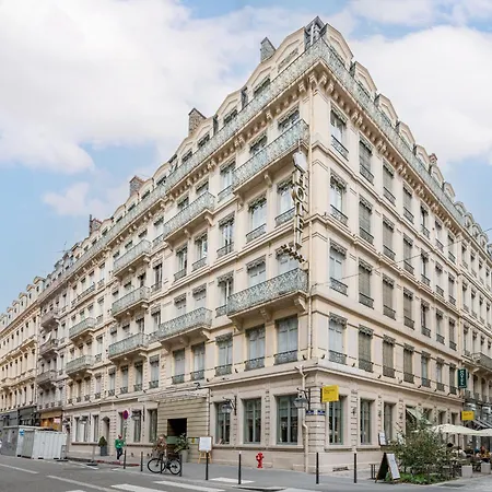 Globe Et Cecil Hotel