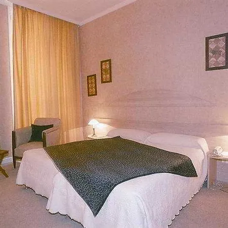 Hotel Globe Et Cecil 4*